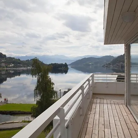 Hotel Thon Sandven 3*