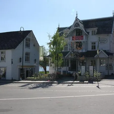 Hotel Thon Sandven 3*